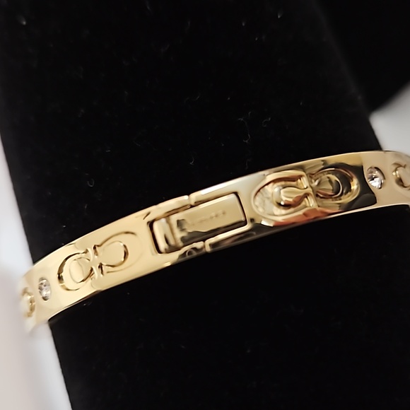 Coach NWT Kissing "C" Bangle Bracelet - Picture 2 of 4